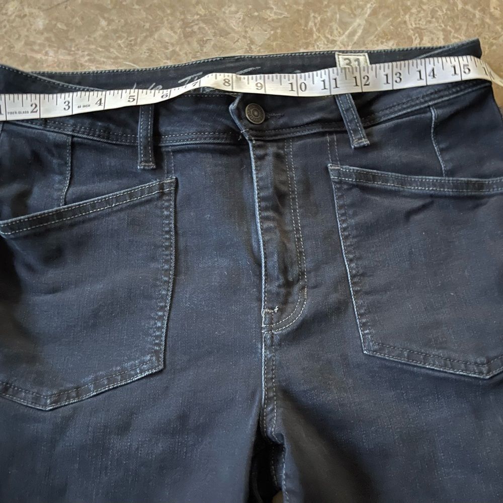 High-Rise Black Skinny Jeans - Picture 15 of 16
